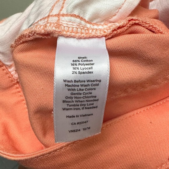 Talbots Women's Peach Capris, Size 14P, Pre-owned - Picture 5 of 5